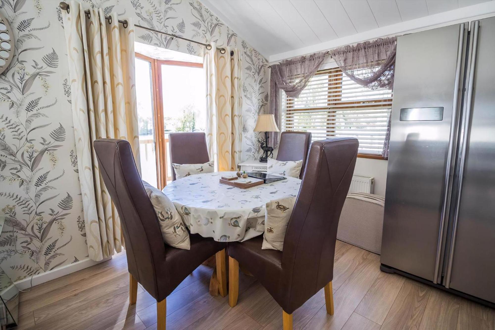 Stunning Lodge With Free Wifi For Hire At Carlton Meres In Suffolk Ref 60013M Сексмендем Екстер'єр фото